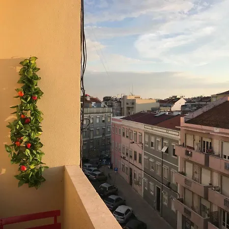 Quarto Com Varanda * Лиссабон